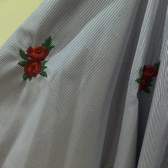 GUESS dress, size Medium, blue & white - Picture 7 of 8